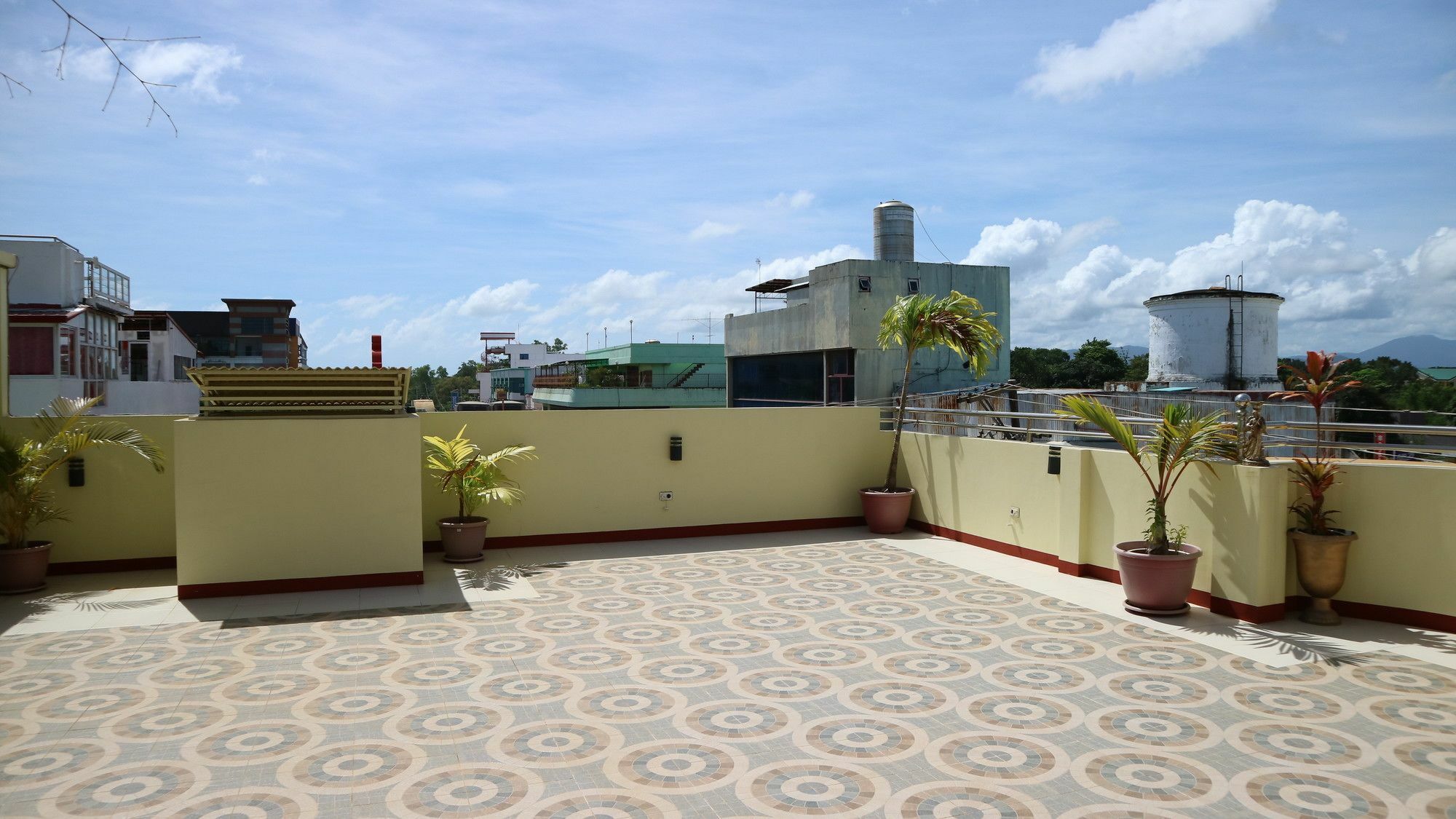 C Tower Studio Apartments Puerto Princesa Extérieur photo